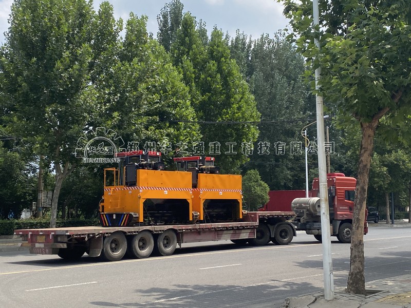 履帶翻堆機(jī).jpg